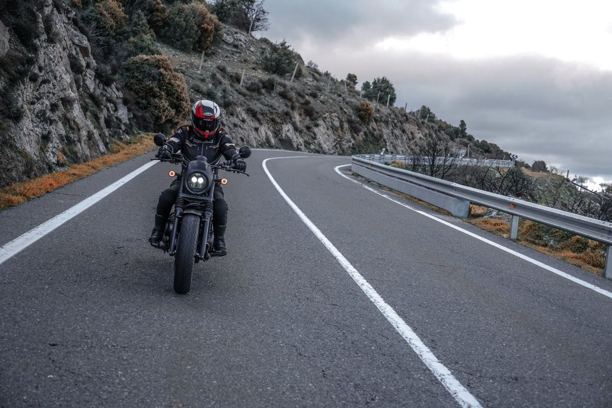 Prueba Honda CMX500 Rebel: Cambiando el chip