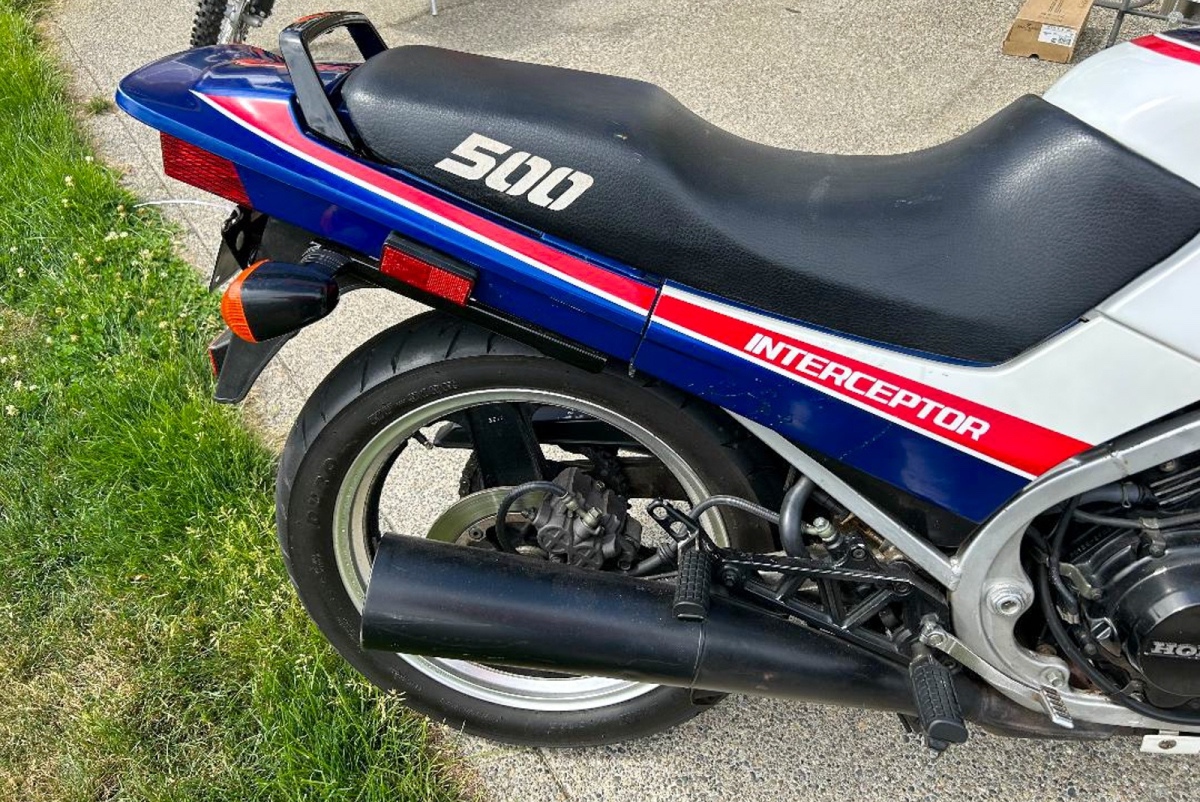 Moto de ensueño: Honda VF500F Interceptor 1985 ¡mini V4!