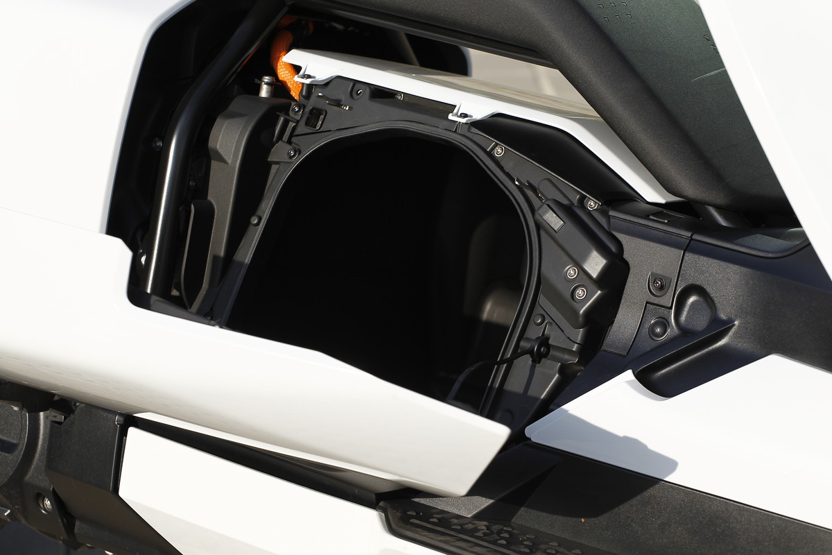 Prueba BMW CE04 y C400X… ¿Lo prefieres divertido o práctico? Prueba BMW CE04 y C400X… ¿Lo prefieres divertido o práctico?