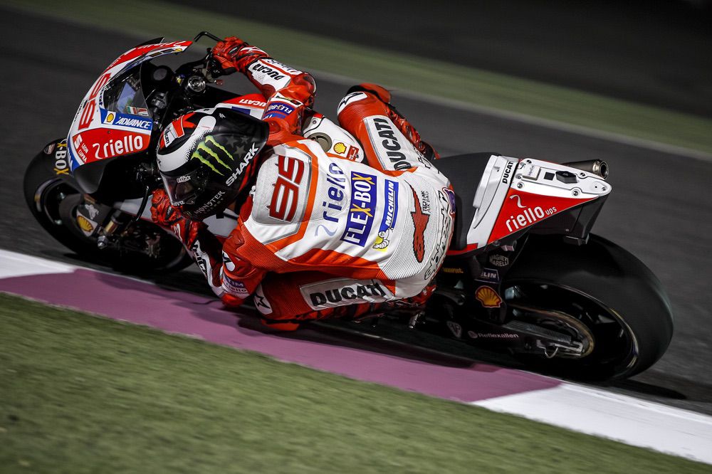 Jorge Lorenzo durante los entrenamientos MotoGP en Qatar