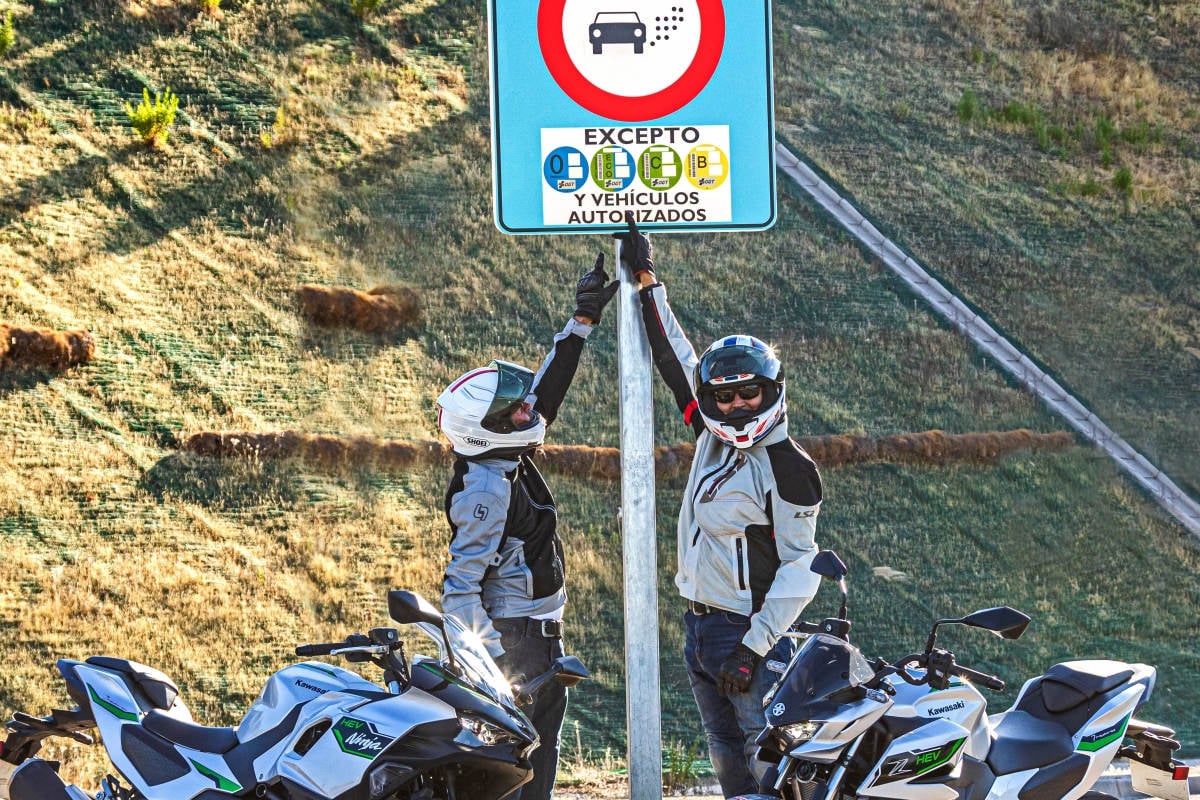 Kawasaki Z7 y Ninja7: probamos las únicas motos híbridas