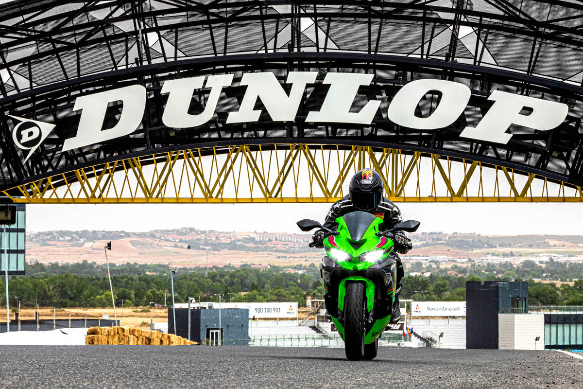 Prueba Kawasaki ZX4 RR 2024: para corazones fuertes Prueba Kawasaki ZX4 RR 2024: para corazones fuertes