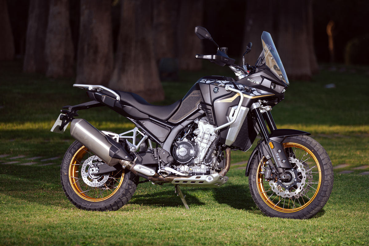 Probamos la Kove 800X GT: la trail ligera, ahora más polivalente