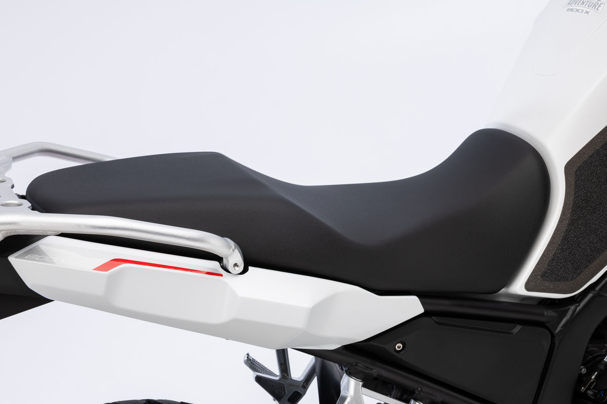 Probamos la Kove 800X GT: la trail ligera, ahora más polivalente