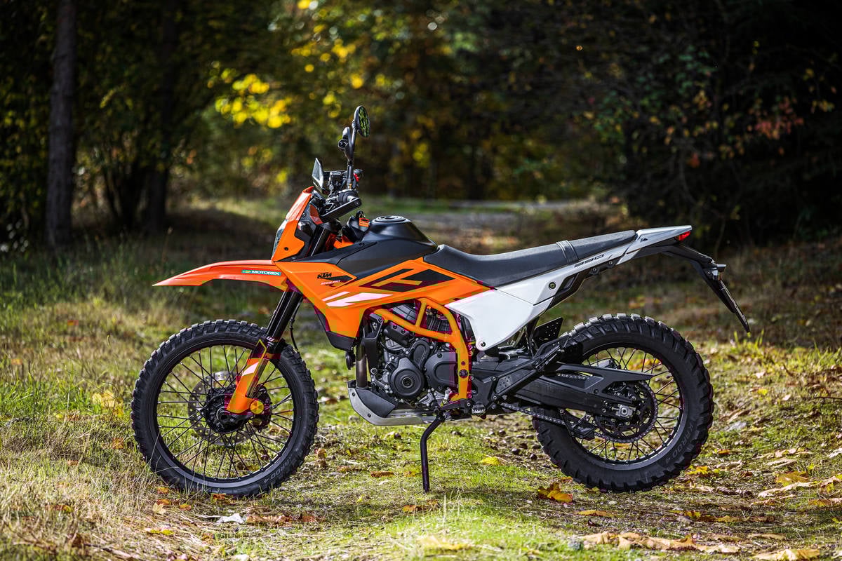 Prueba KTM 390 Enduro R: la trail ligera para A2 que cumple con casi todo