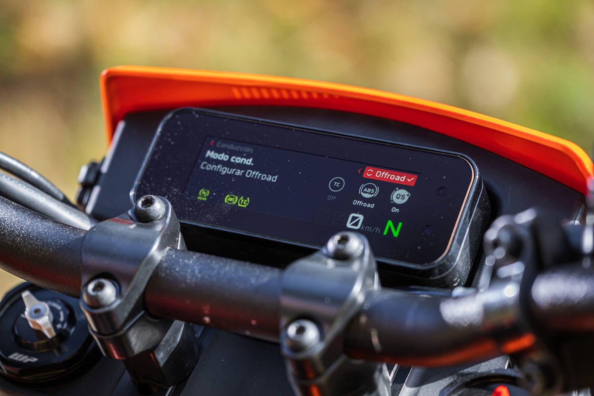 Prueba KTM 390 Enduro R: la trail ligera para A2 que cumple con casi todo