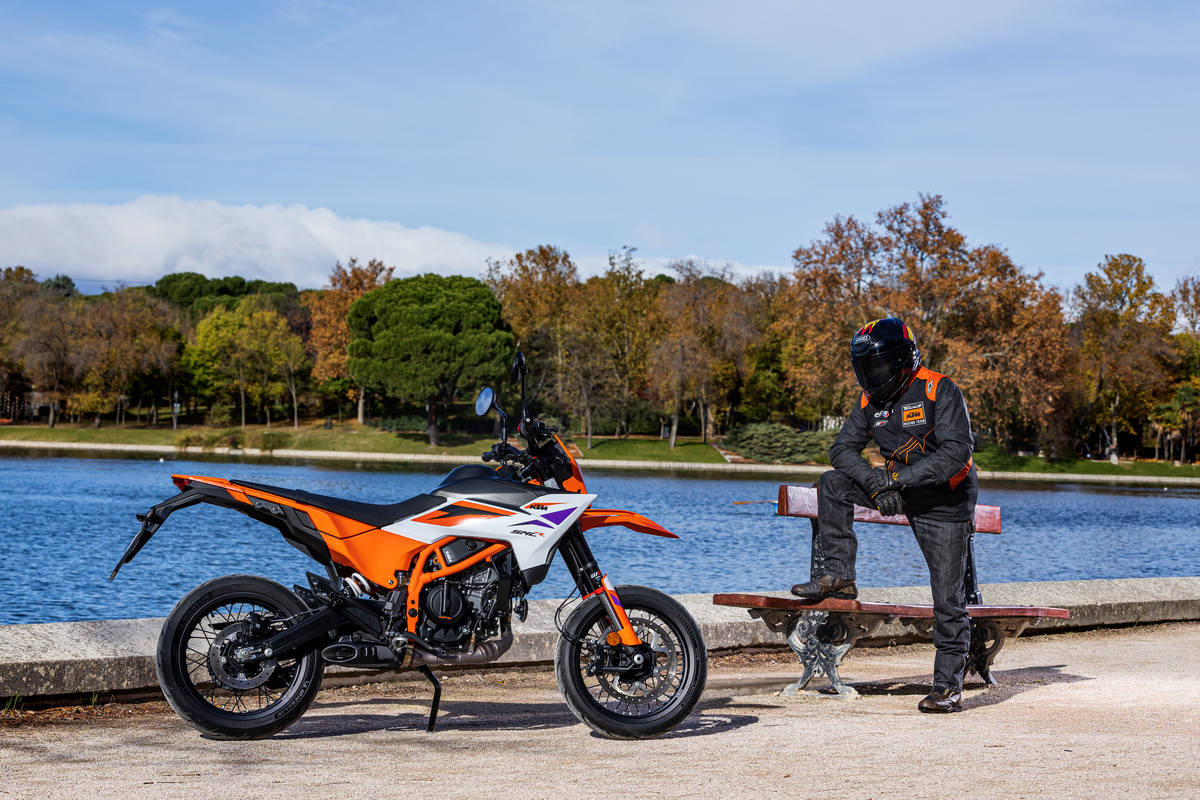 Prueba KTM 390 SMC-R: mucha diversión para el carnet A2