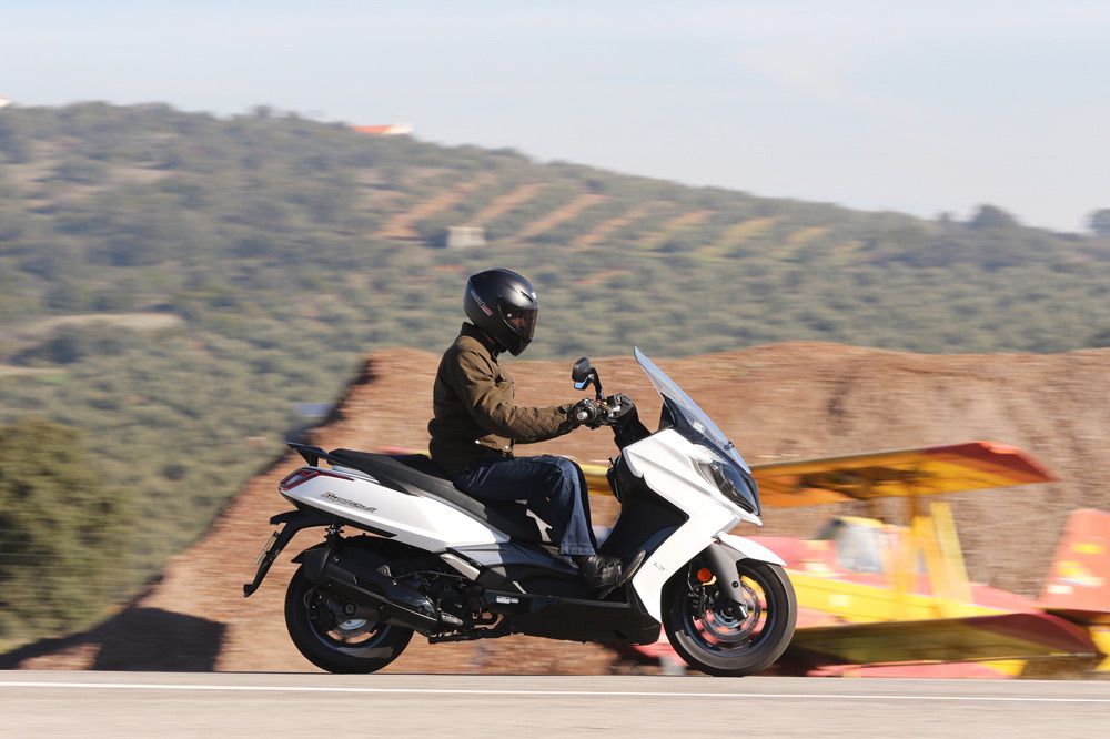 KYMCO Super Dink 2017 test y opiniones KYMCO Super Dink 2017 test y opiniones