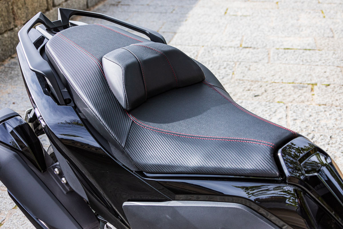 Prueba KYMCO AK 550 Premium 2024: más refinado y mejor equipado Prueba KYMCO AK 550 Premium 2024: más refinado y mejor equipado