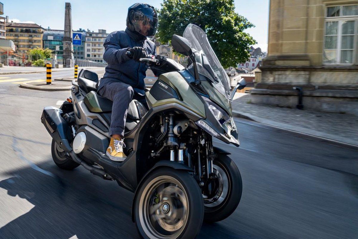 Novedades KYMCO 2023: AK 550 Premium y ¡el tres ruedas CV3!