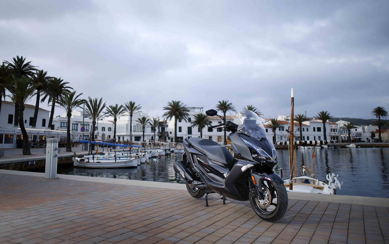 Prueba KYMCO Super Dink GT 350: más ágil y deportivo