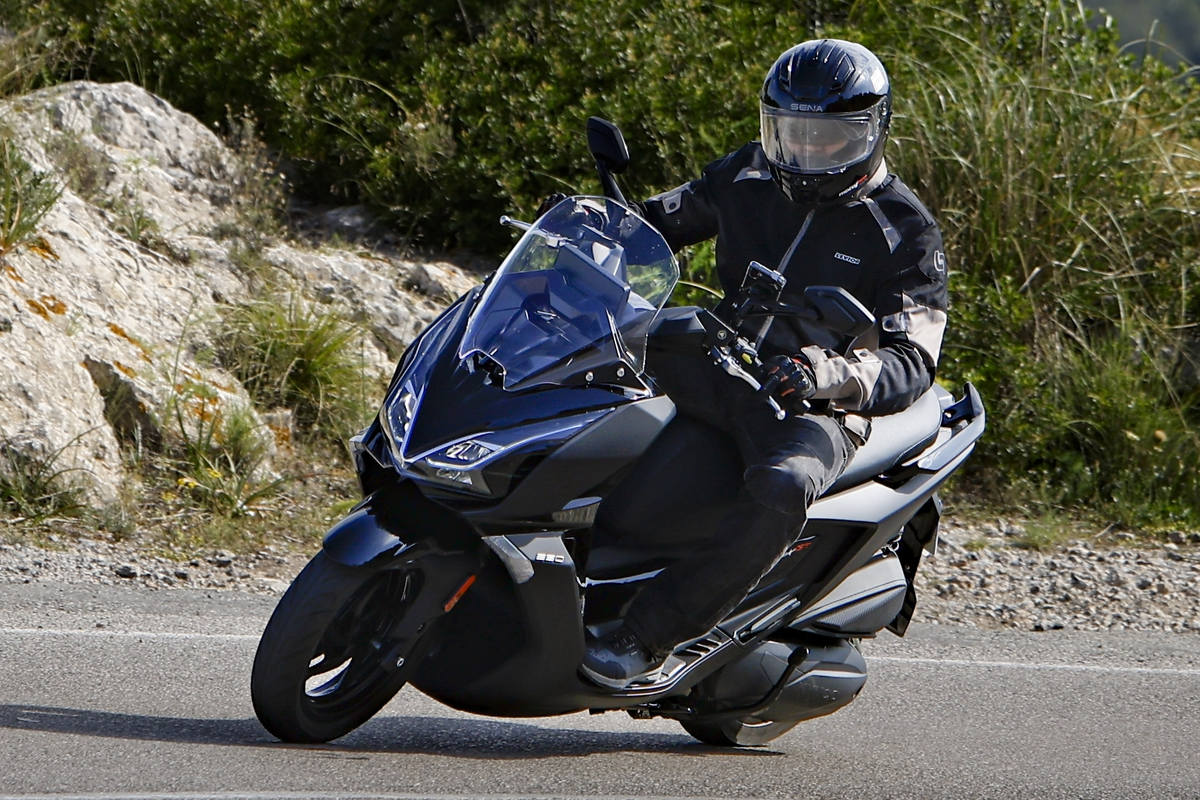 Prueba KYMCO Super Dink GT 350: más ágil y deportivo