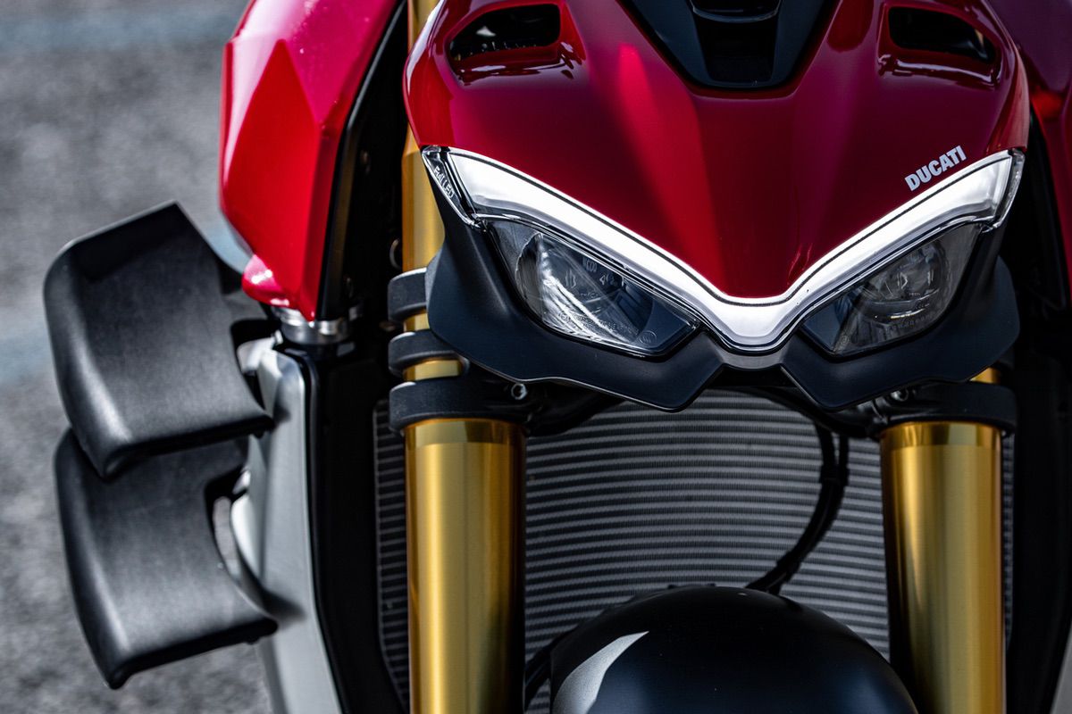 Persistente Araña Mira Puedo poner unas bombillas LED en mi moto? | Moto1Pro