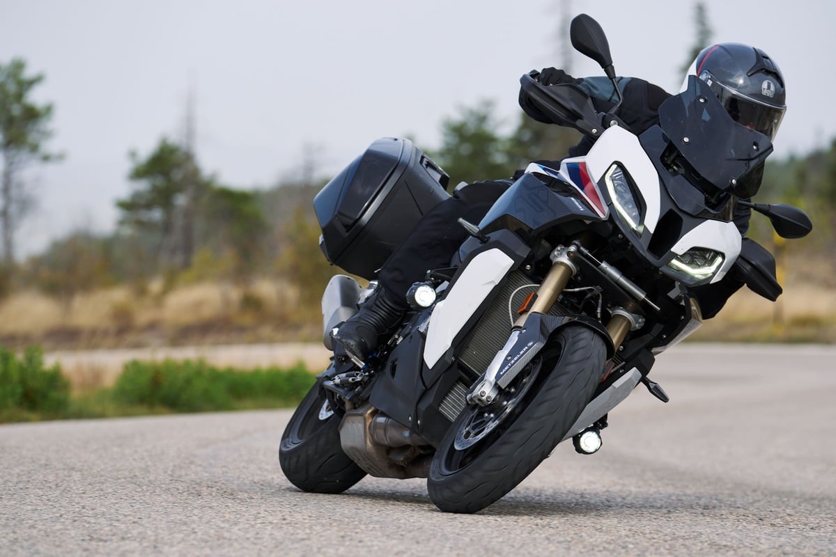 Â¿MÃ¡xima seguridad y rendimiento en un solo neumÃ¡tico? El Metzeler Roadtec 02 lo hace posible