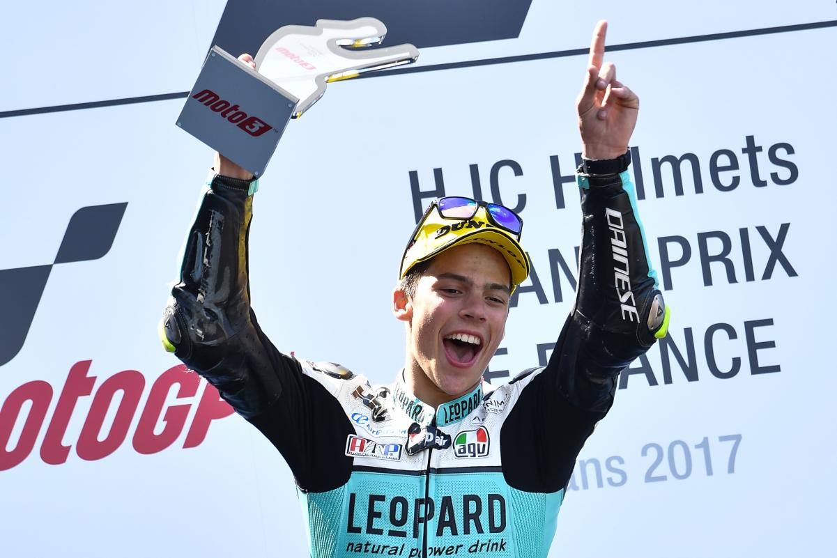 Mir en el podio de Le Mans