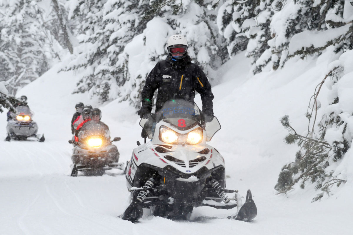 excursiones en moto de nieve