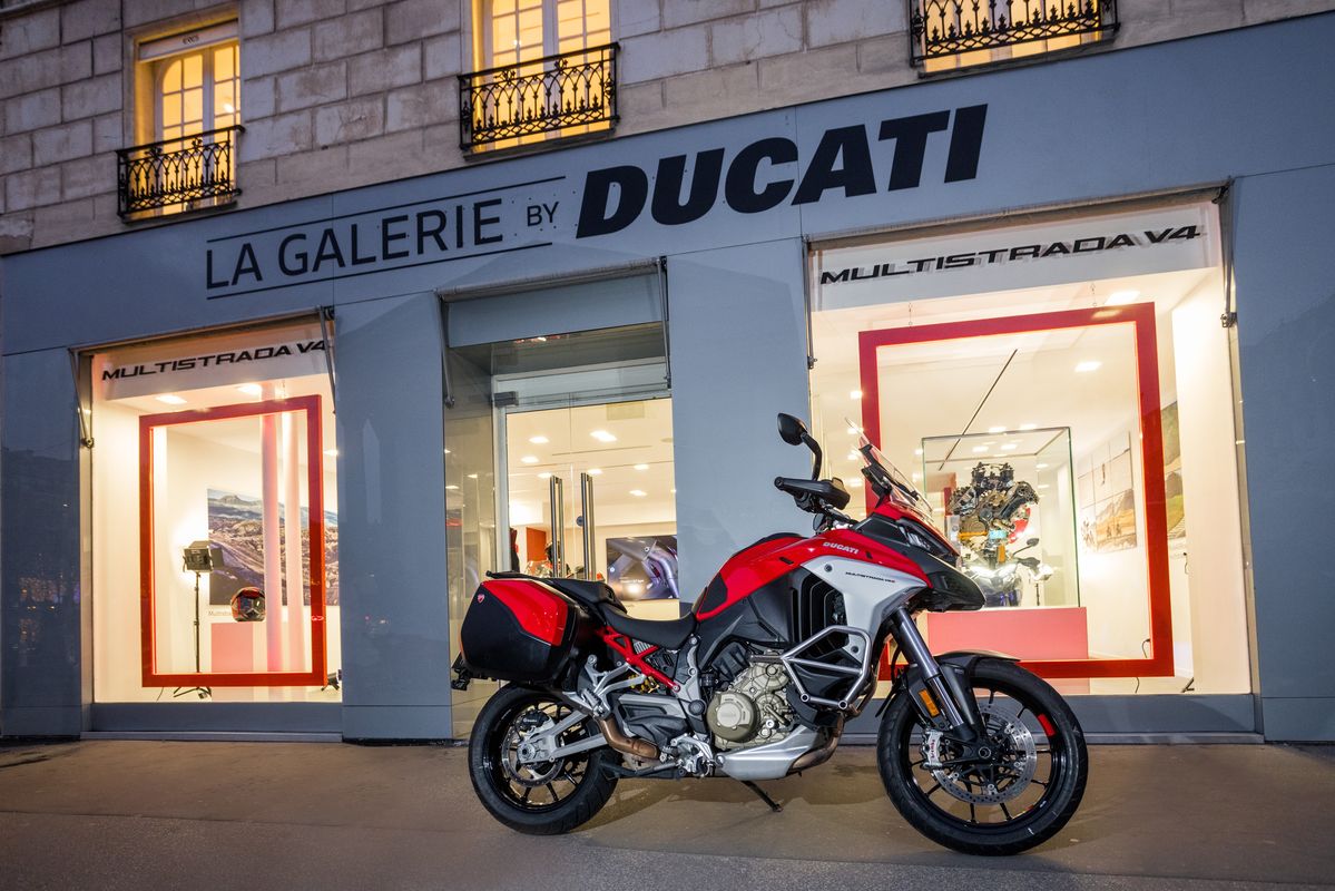 Ducati abre una tienda dedicada a la Multistrada V4