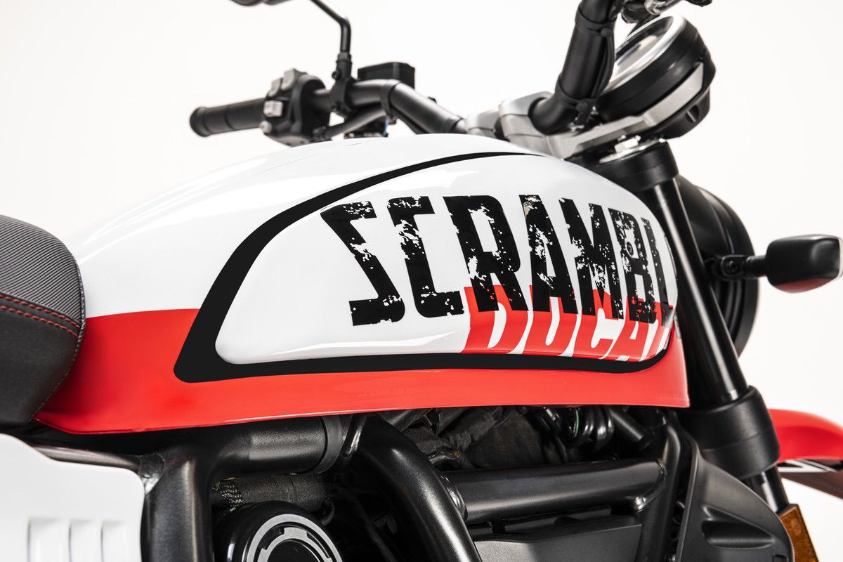 Nuevas Ducati Scrambler 2022: 1100 Tribute Pro y 800 Urban Motard