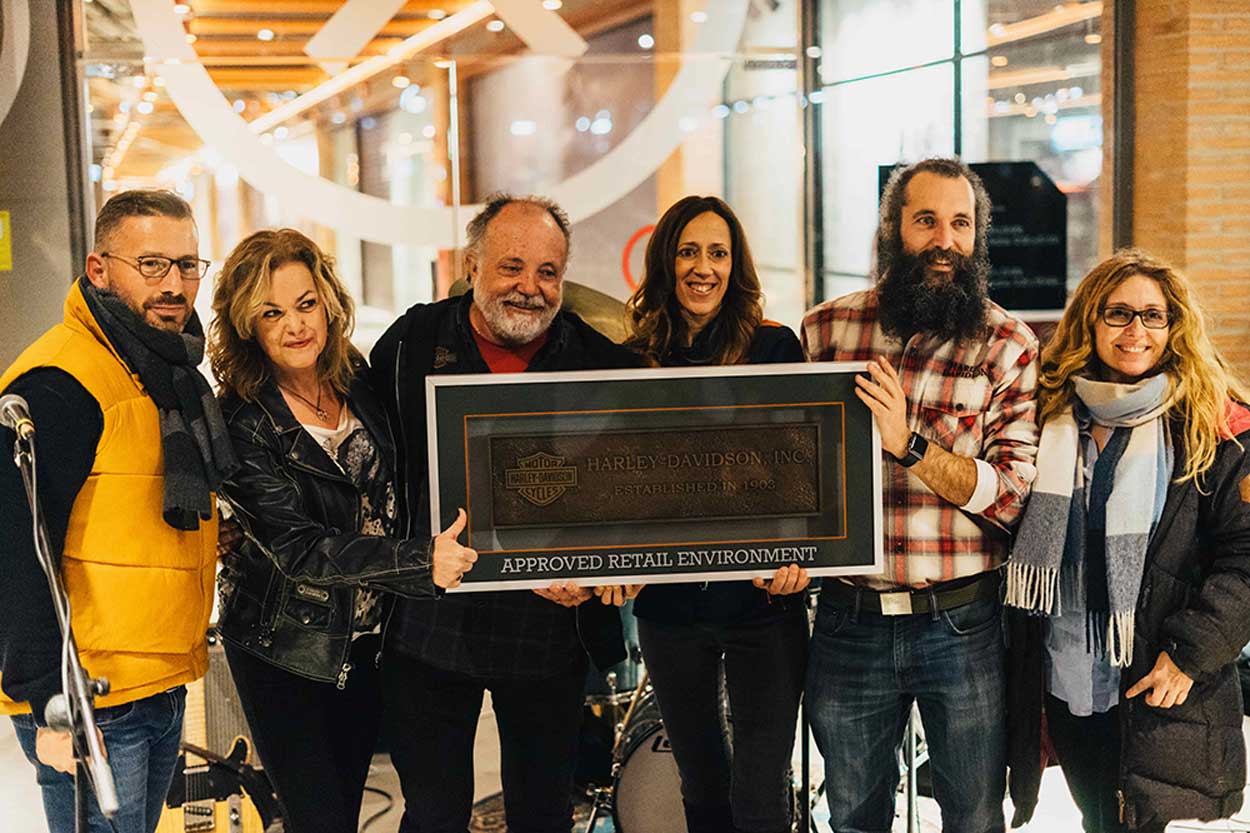 Marta Suriñach, Victor Romero, Feli barrero y Polo Arnaiz, entre otros, durante la presentación del Concesionario Harley Davidson X Madrid Marta Suriñach, Victor Romero, Feli barrero y Polo Arnaiz, entre otros, durante la presentación del Concesionario Harley Davidson X Madrid