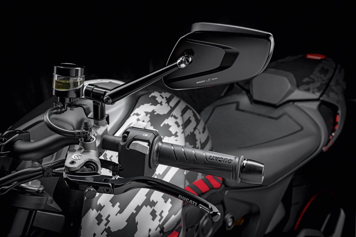 Ducati lanza una nueva gama de accesorios para personalizar tu Monster