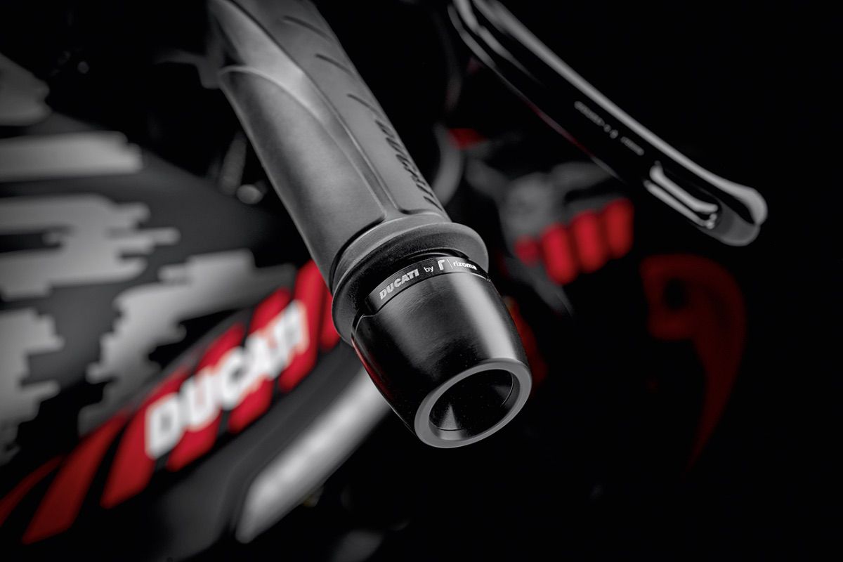 Ducati lanza una nueva gama de accesorios para personalizar tu Monster