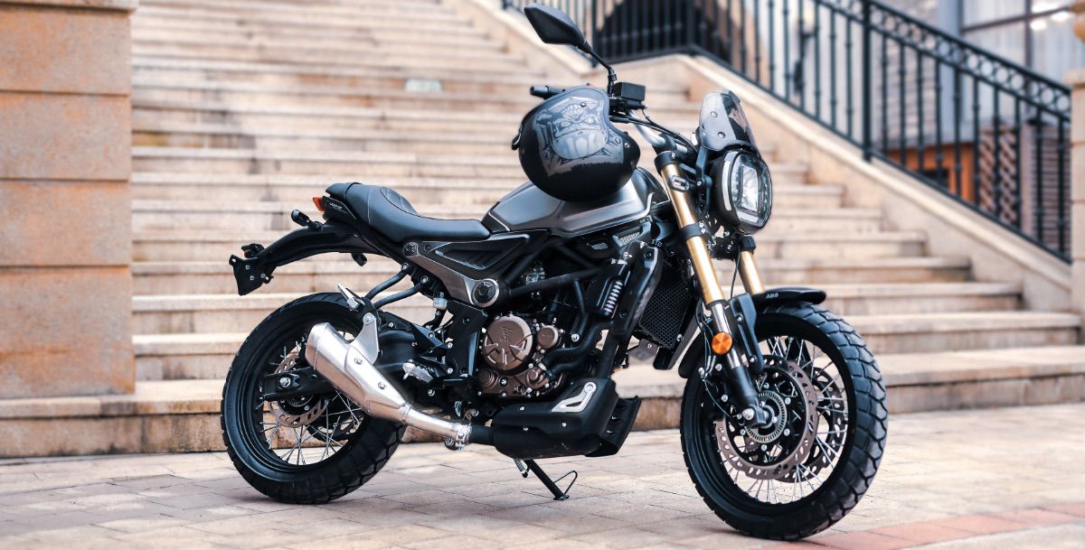 Nueva Voge 300ACX: trail scrambler para carnet A2