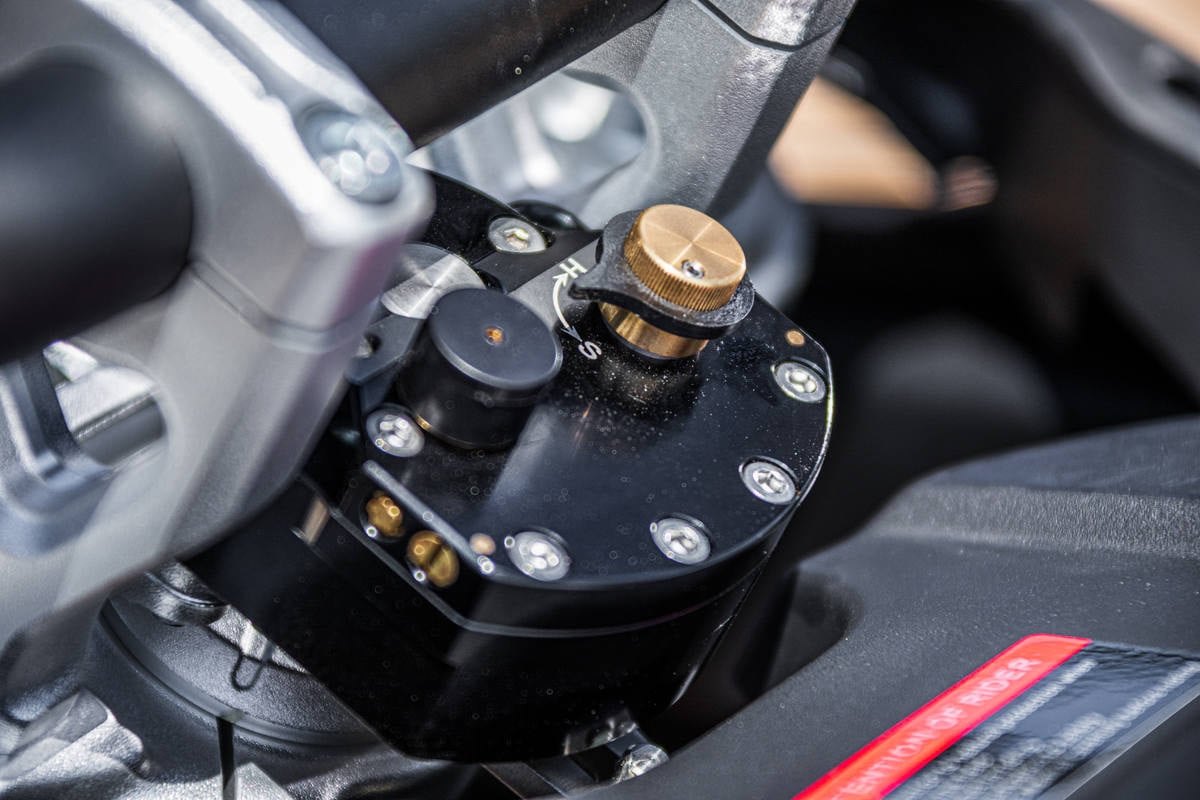 Prueba Voge DS800 Rally: la trail más campera y barata para salir del asfalto