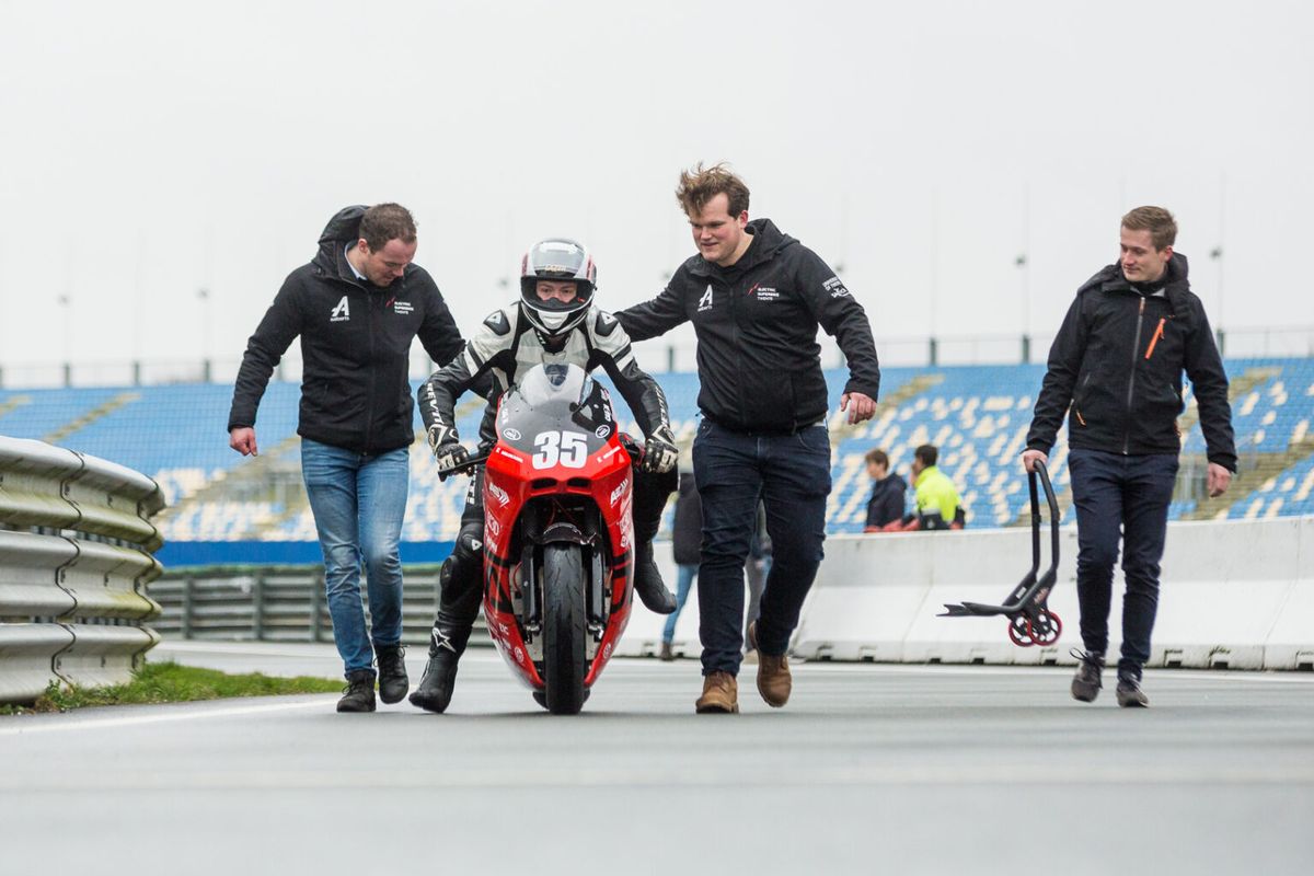 Delta-XE: la moto eléctrica de 200 CV de unos estudiantes