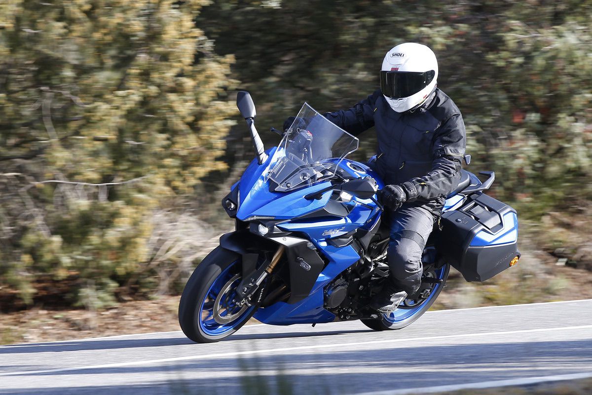 Prueba Suzuki GSX-S 1000 GT: bienvenido el espíritu Sport