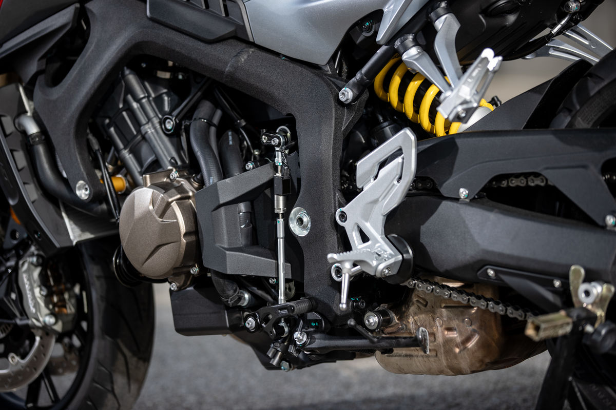 QJ Motor SRK 800 y RR a prueba: cuatro cilindros asequibles y bien dotadas