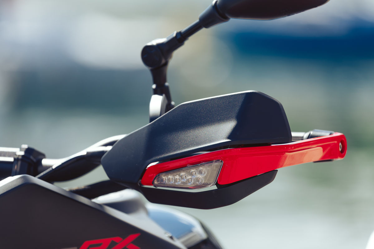 Prueba QJMotor SRT 450RX: trail A2 muy equipada por 5299 euros