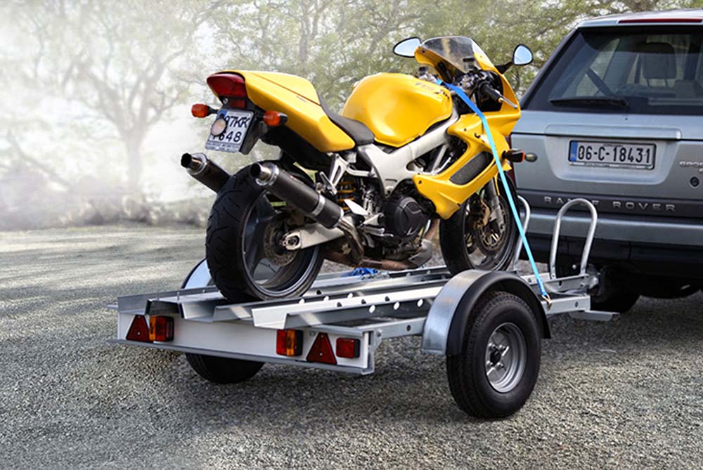 Cómo transportar la moto: furgones y furgonetas | Moto1Pro