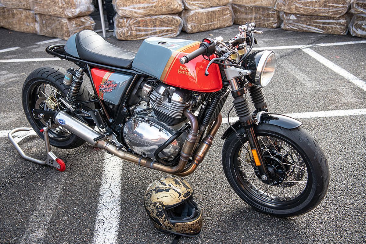 Tres Royal Enfield exclusivas para el acróbata Lee Bowers