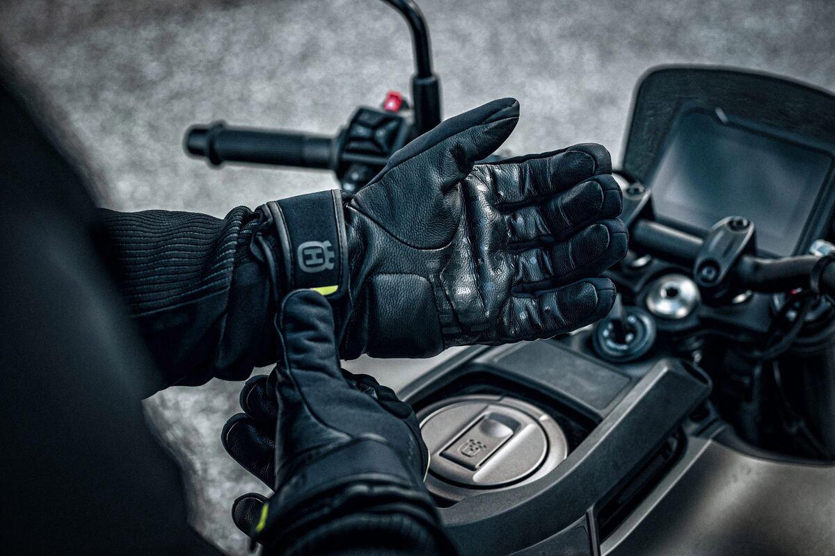 KTM y Husqvarna llaman a revisión varios modelos 2024 (tapón del depósito)