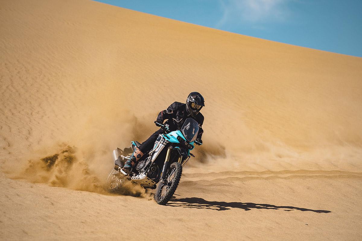 Kove 800X Rally: la trail más campera con 176 kg y 94 CV por 10.699 euros