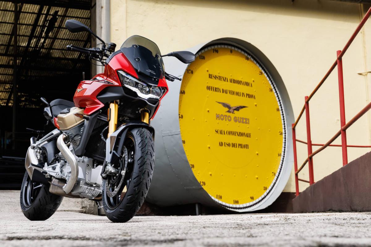 Moto Guzzi 2025: nuevas V7, Stelvio y V100 Mandello