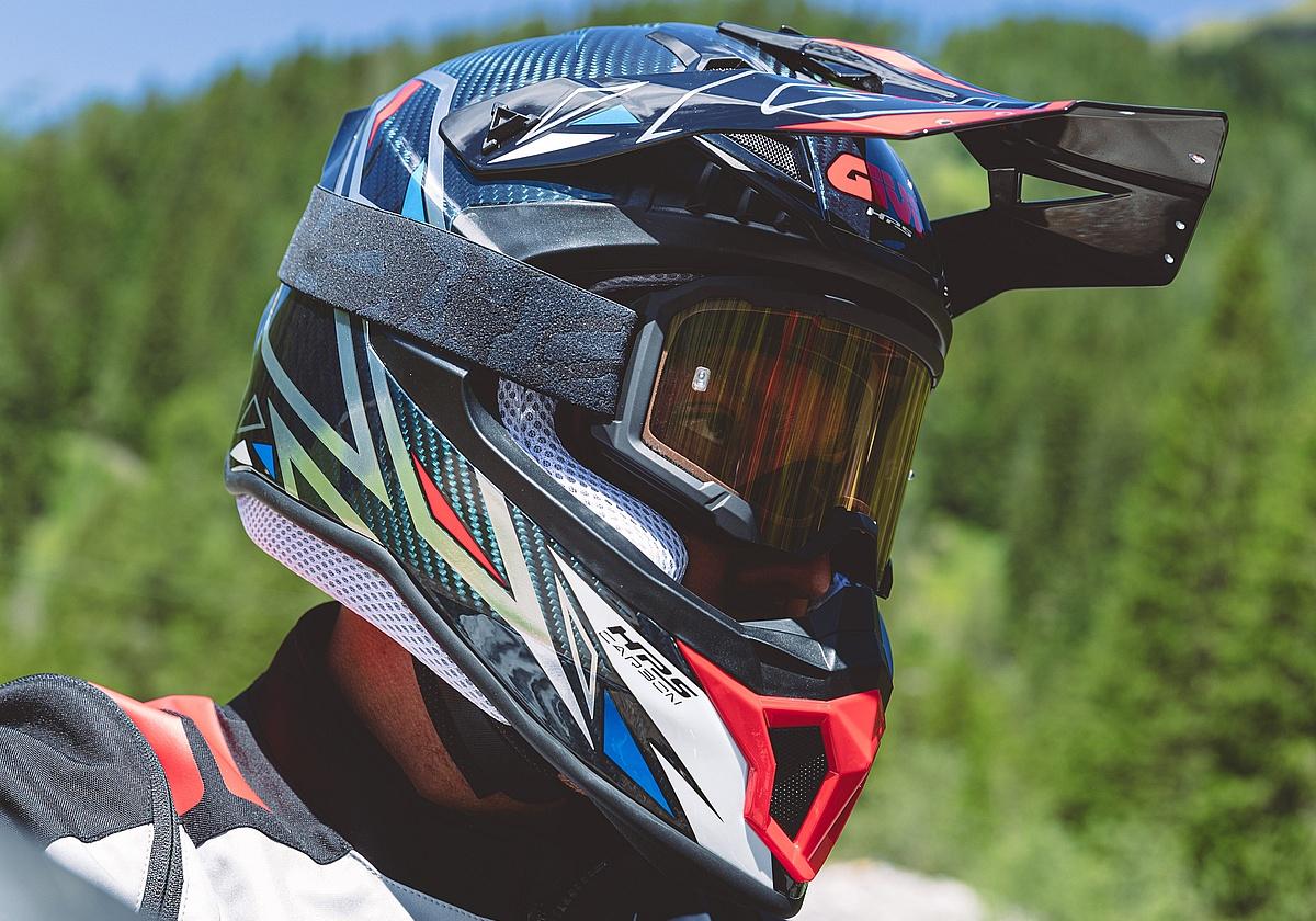 Casco GIVI 70.1 Vector: seguridad, ligereza y carbono