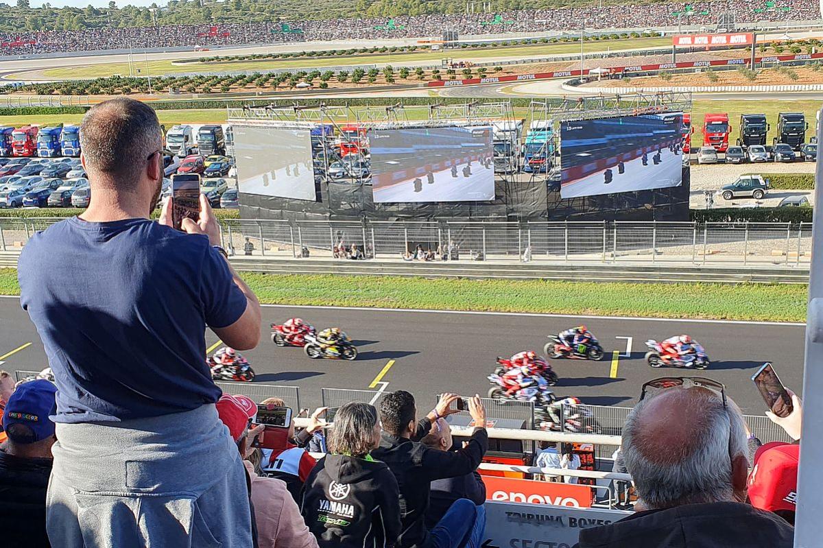 ¿Viajero o turista? Me fui al GP de Valencia yo solo