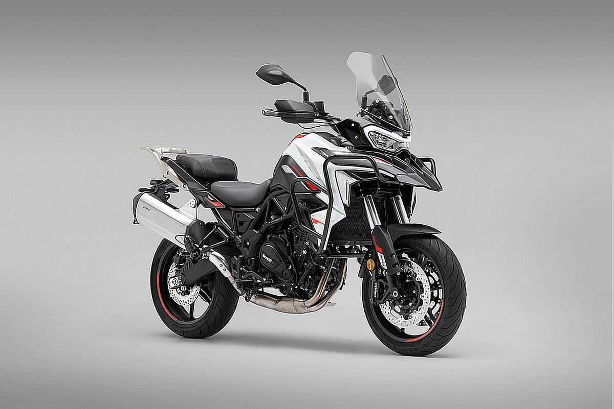 Nuevas Benelli TRK 702 y TRK 702 X 2025: más equipamiento