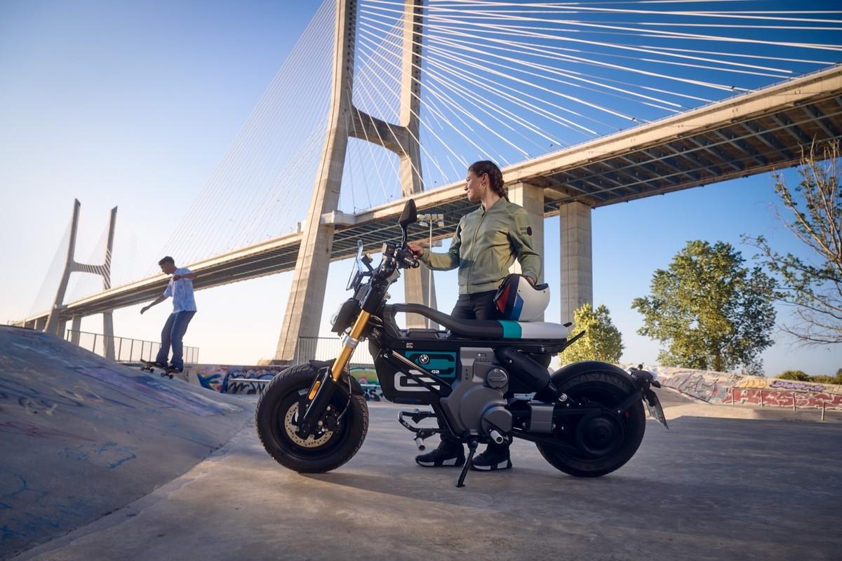 Nueva BMW CE 02: su primera moto sin carnet ¡y eléctrica!