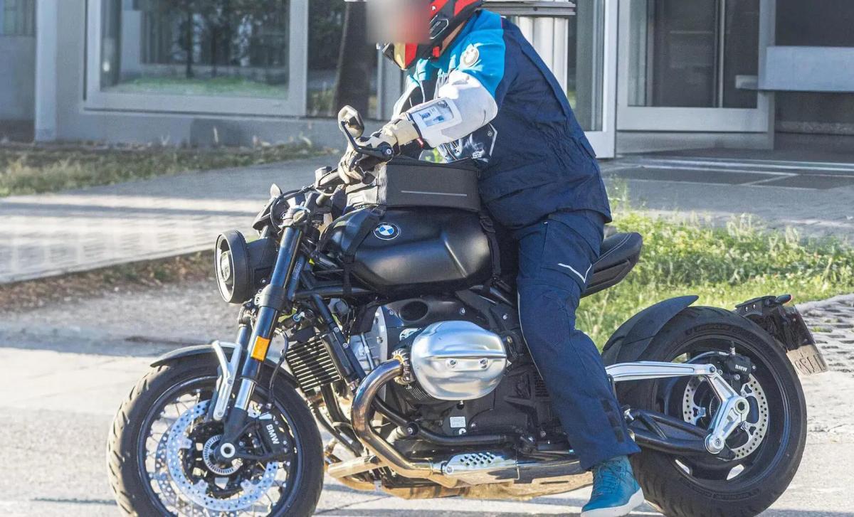 BMW R20: la bóxer más grande (2000) cazada y lista para su lanzamiento