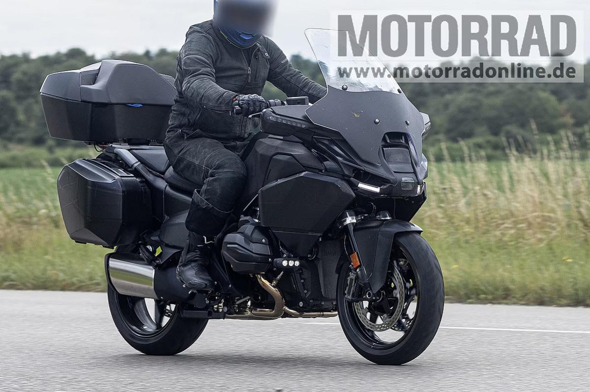 Pillada la futura BMW R 1300 RT 2025: con aerodinámica activa