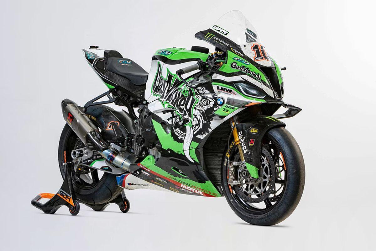 127 000 euros por la BMW ganadora del Tourist Trophy 2022