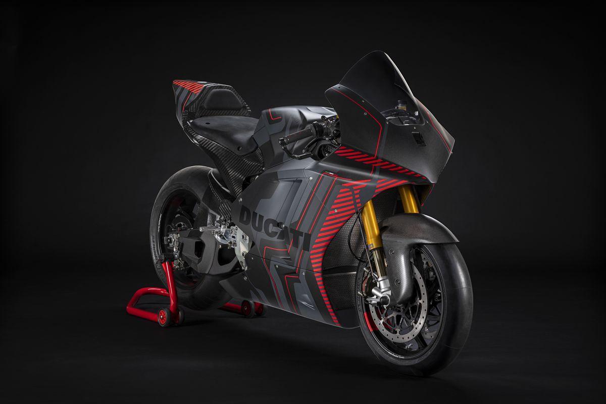 Ducati desvela la V21L: su moto eléctrica con 150 CV y 225 kg