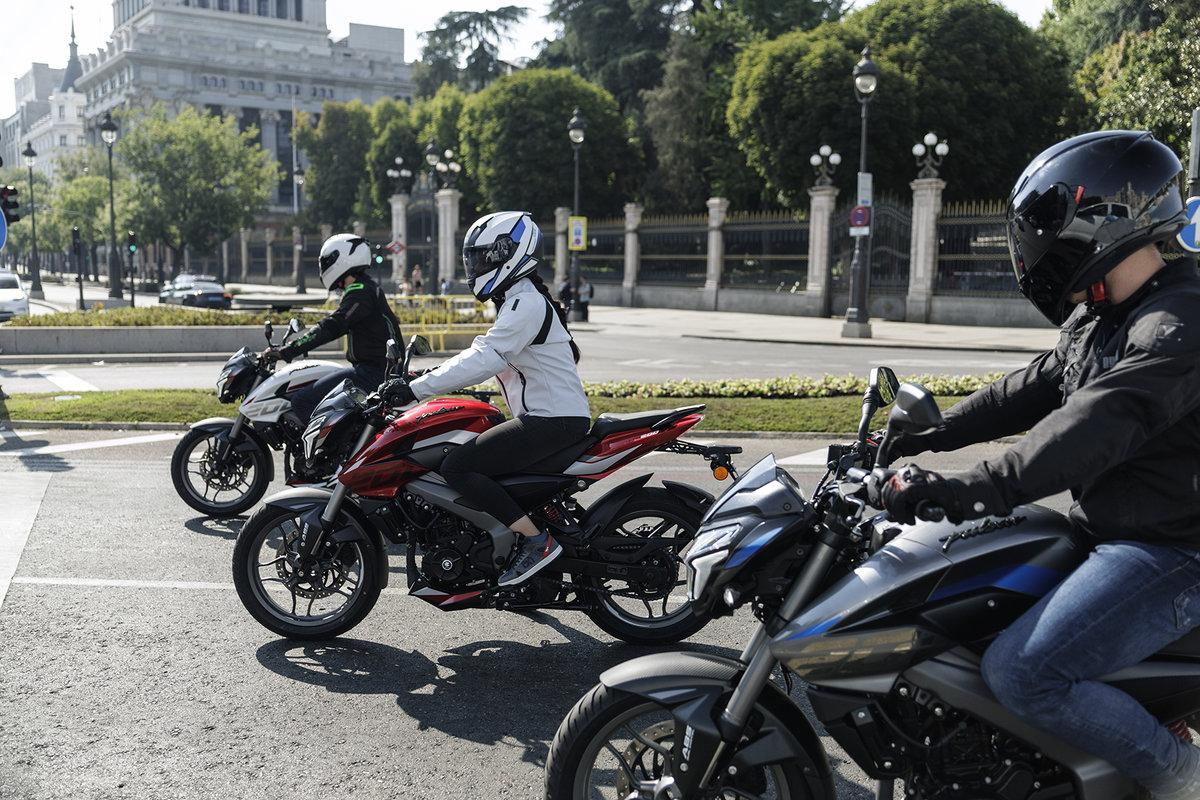 Gama Bajaj Pulsar: tres naked deportivas asequibles para carnet A1 y A2