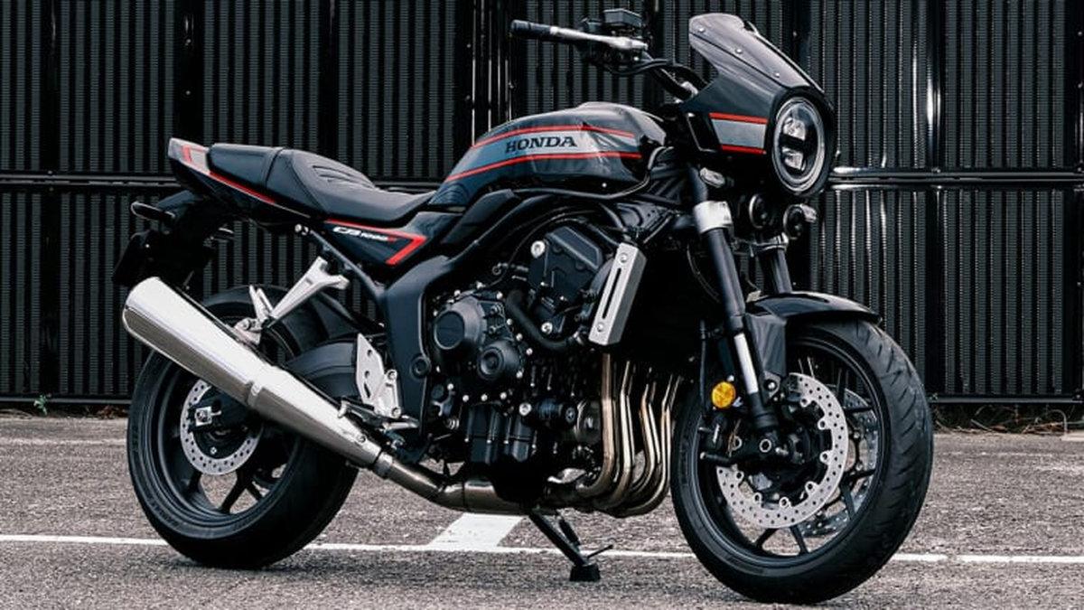 Honda CB1000F: nueva versión negra, plata y roja con cupolino