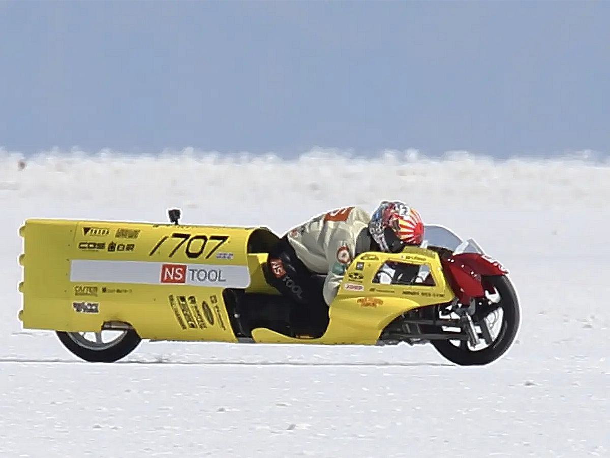 A 200 km/h con una Honda Super Cub