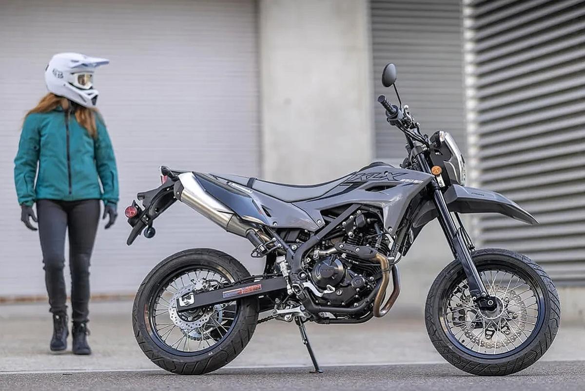 Kawasaki KLX230 y KLX230SM 2025: llegan a Japón... ¿y aquí?