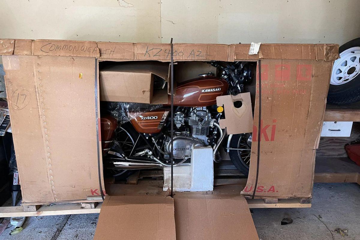 Moto de ensueño: Kawasaki KZ400 de 1977 ¡en la caja!