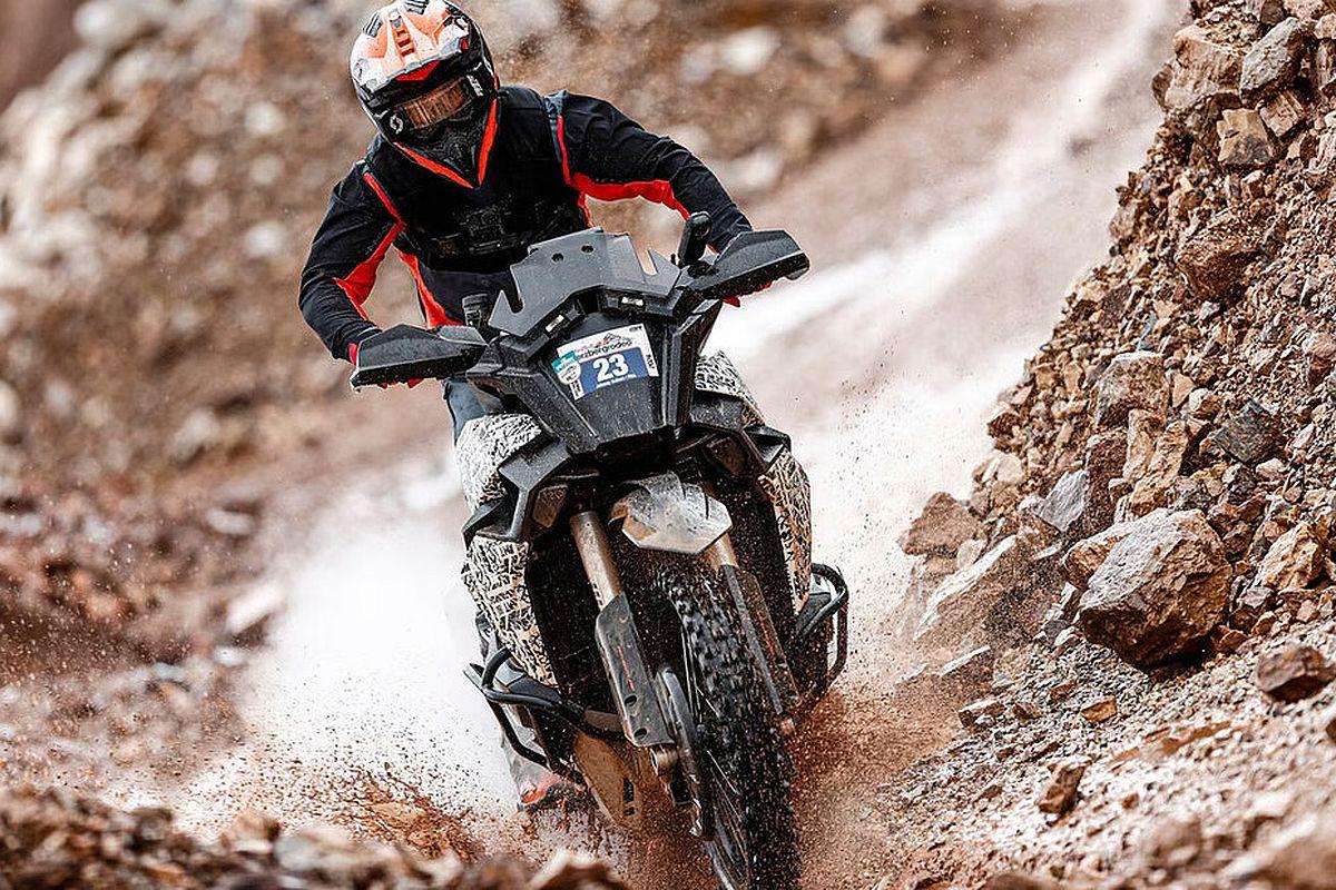 Nueva KTM 1390 Super Adventure 2025 ¡con cambio automático!